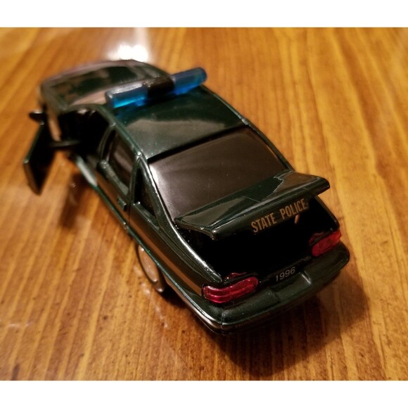 Vermont State Police Road Champs die cast police car 1:43 scale - Picture 4 of 9